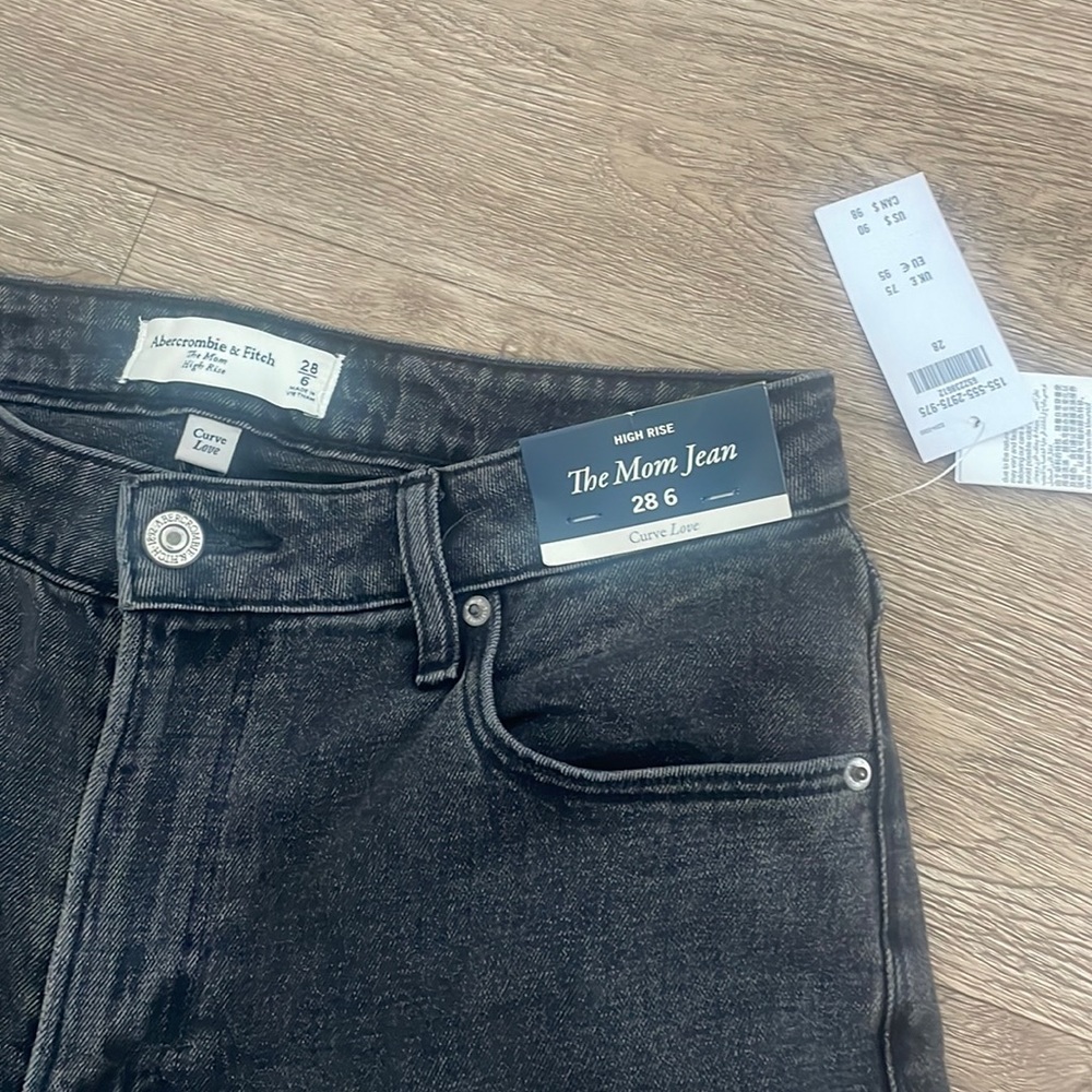 Abercrombie & Fitch high rise mom jean curve love NWT